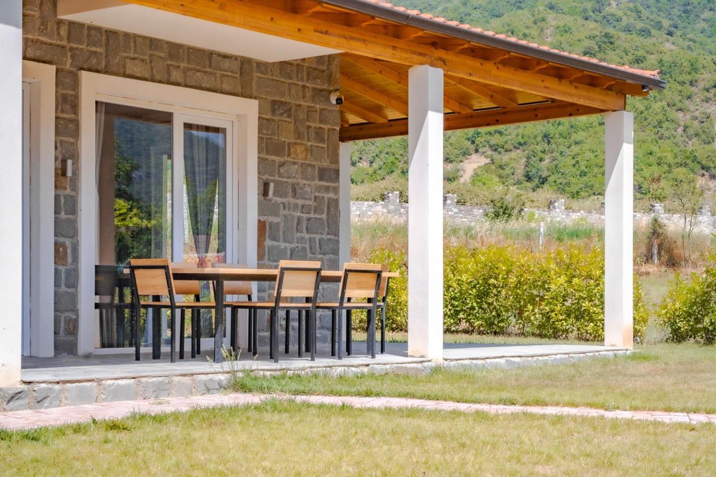 Villa Bujtina Lumo & Pool à Përmet Extérieur photo