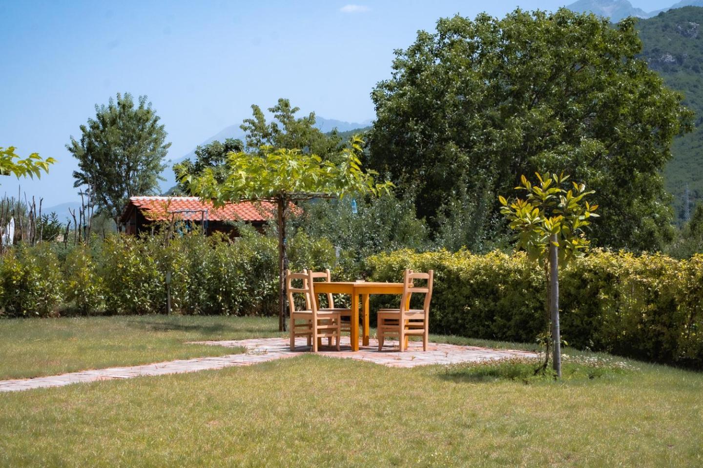 Villa Bujtina Lumo & Pool à Përmet Extérieur photo