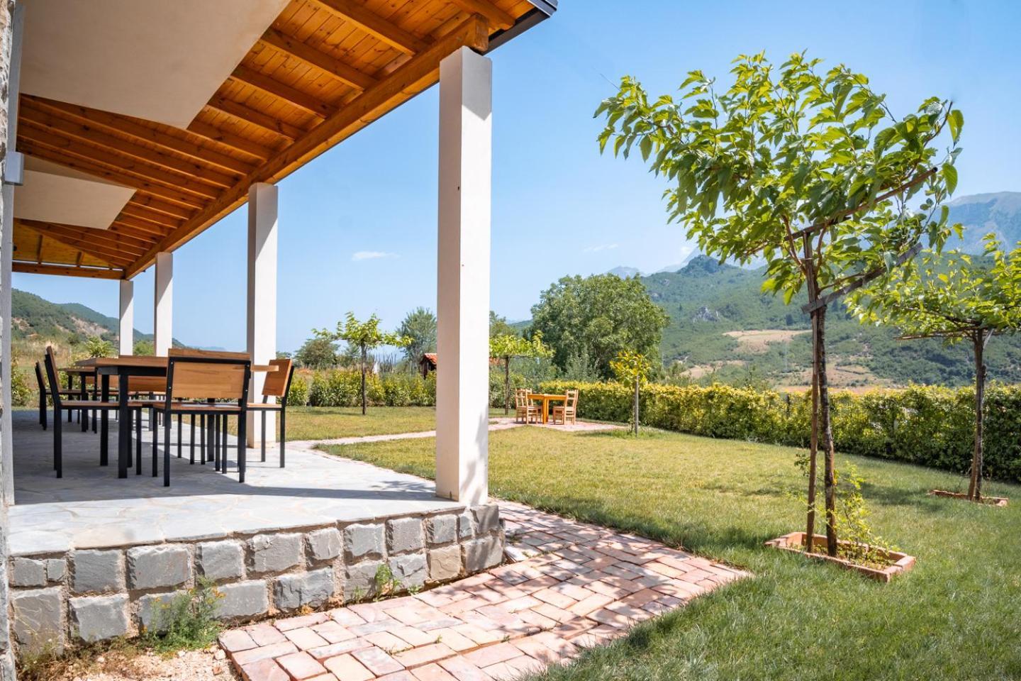 Villa Bujtina Lumo & Pool à Përmet Extérieur photo